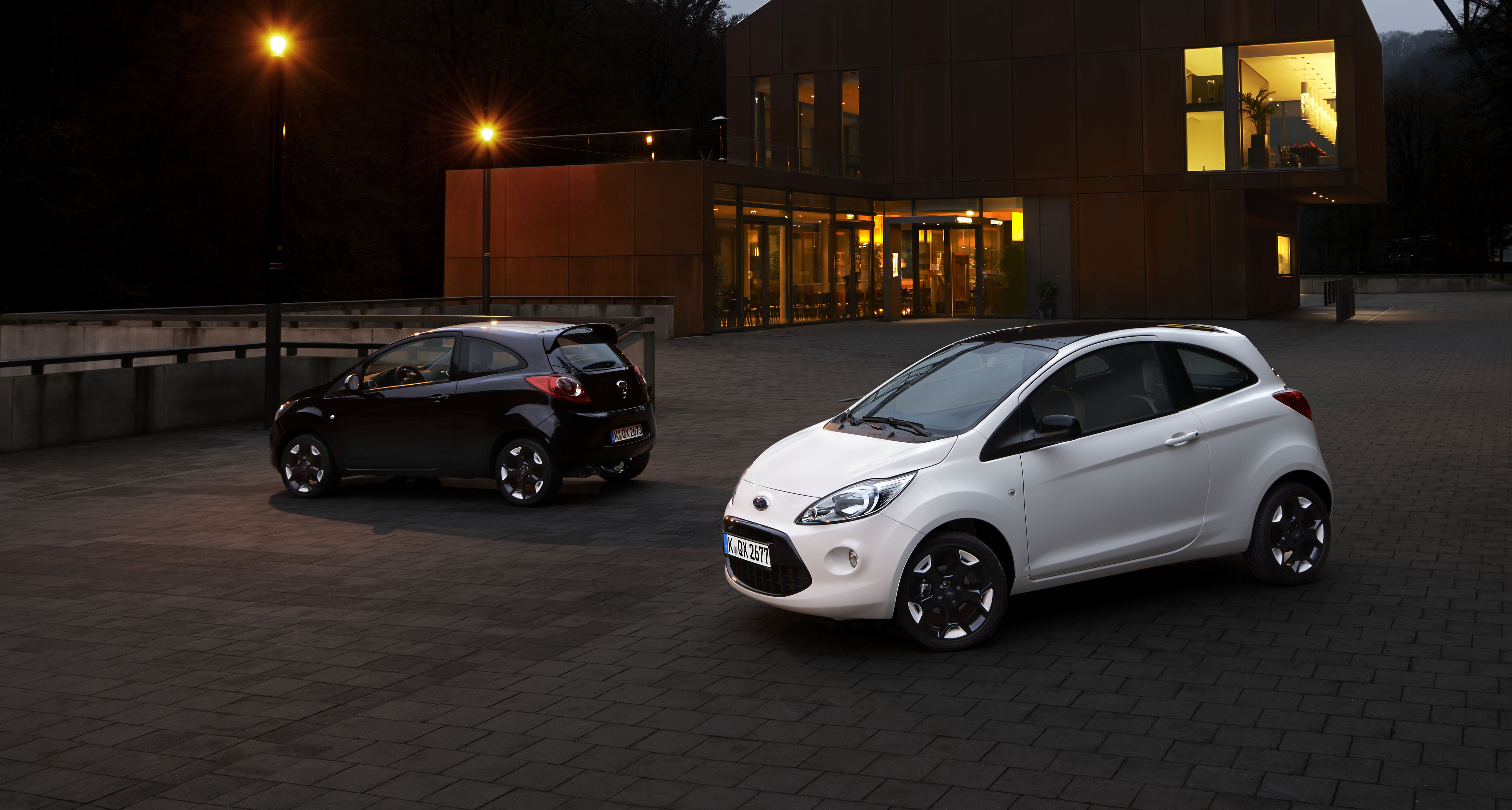 Купить Ford Focus Хэтчбек White and Black в Челябинске