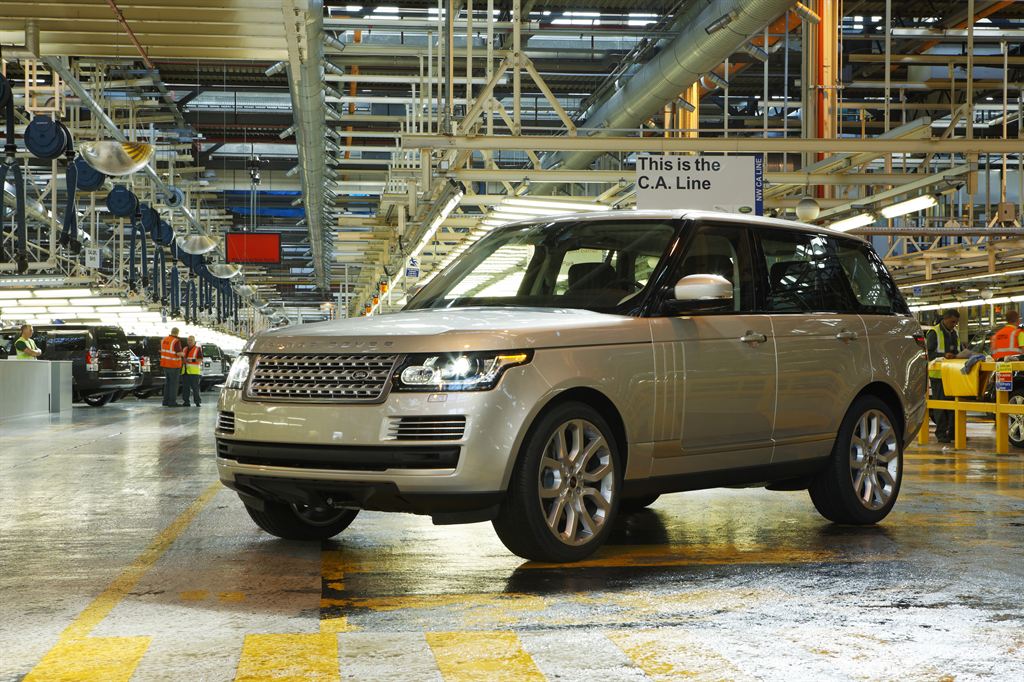 Jaguars, Land Rovers Could Be Scrapped After Cargo Ship Accident